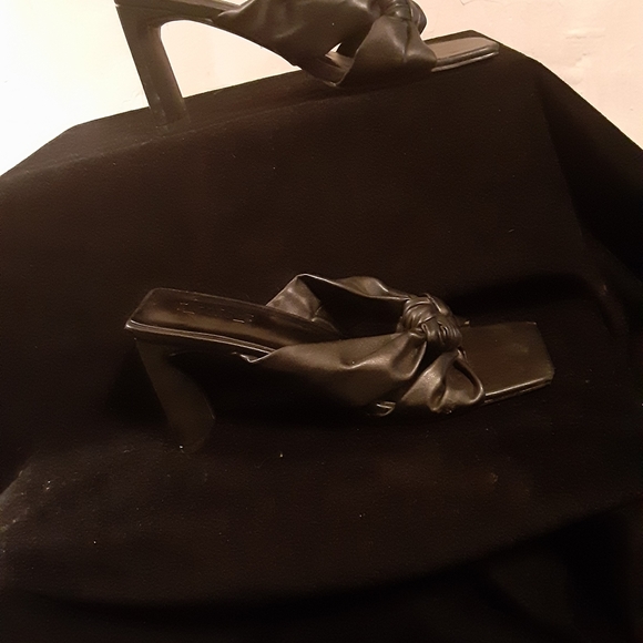 Ladies mules - Picture 2 of 4